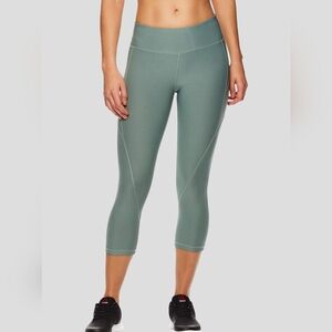 Reebok Women's Sage Green Capris Size L